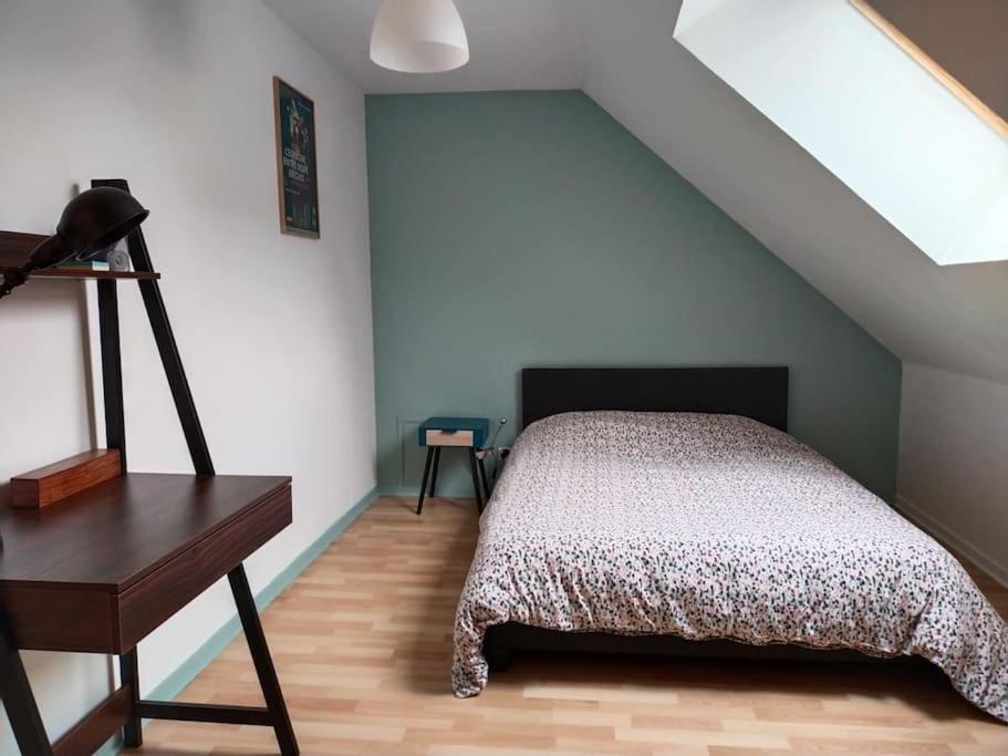 Charmant Appartement Au Calme Avec Parking ブザンソン エクステリア 写真